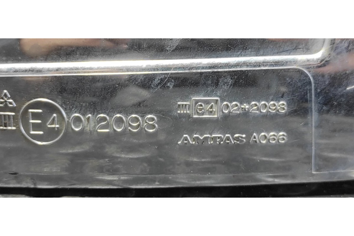 Recambio de retrovisor derecho para mitsubishi l 200 (k6/7) 2500 td magnum sport (4-ptas.) referencia OEM IAM 012098  