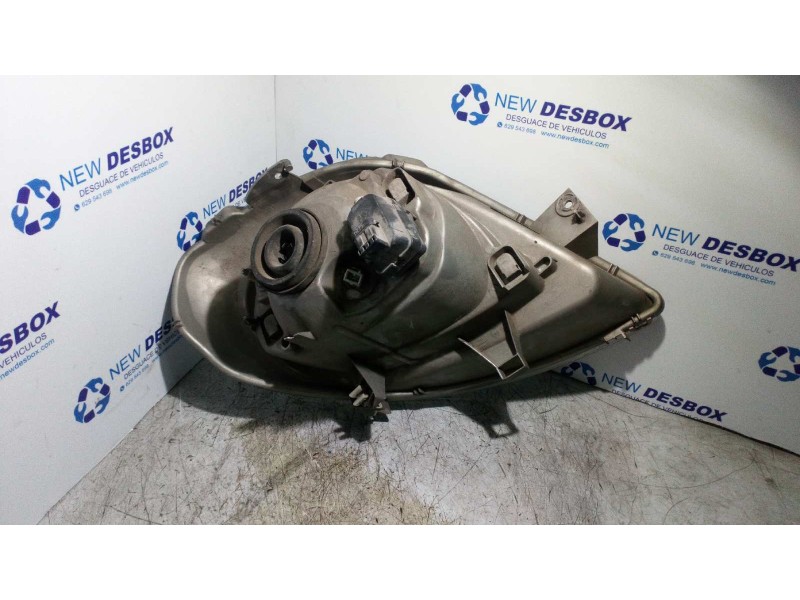 Recambio de faro izquierdo para renault trafic caja cerrada (ab 4.01) 1.9 diesel referencia OEM IAM 7700311371  