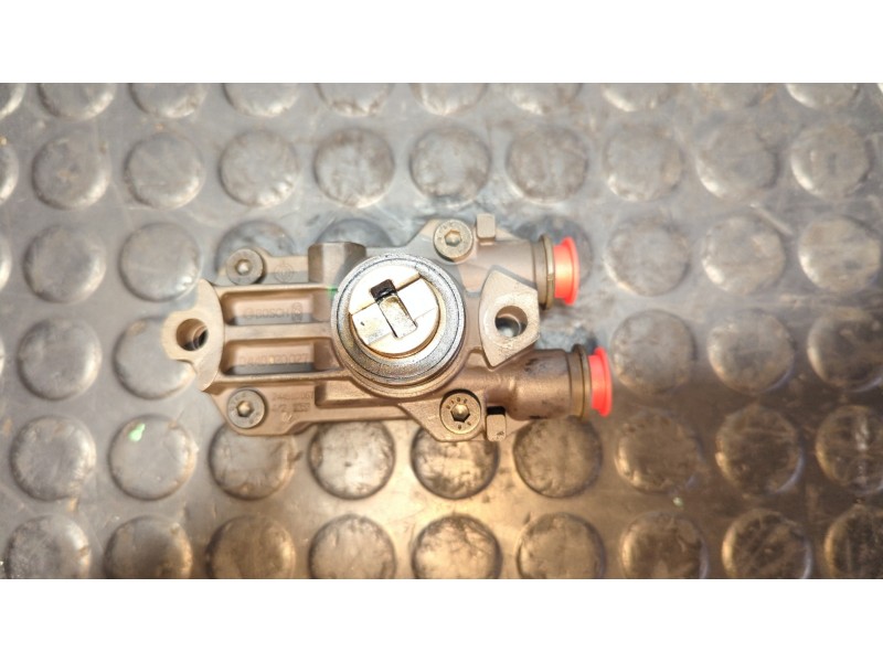 Recambio de bomba combustible para mercedes-benz clase c (w203) berlina 220 cdi (203.006) referencia OEM IAM A6110900350  