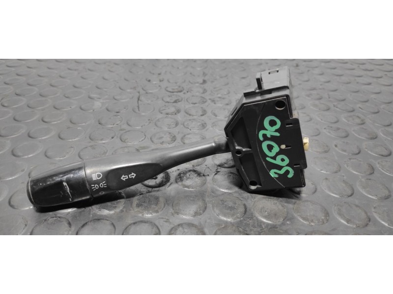 Recambio de mando intermitentes para mitsubishi l 200 (k6/7) 2500 td magnum sport (4-ptas.) referencia OEM IAM   