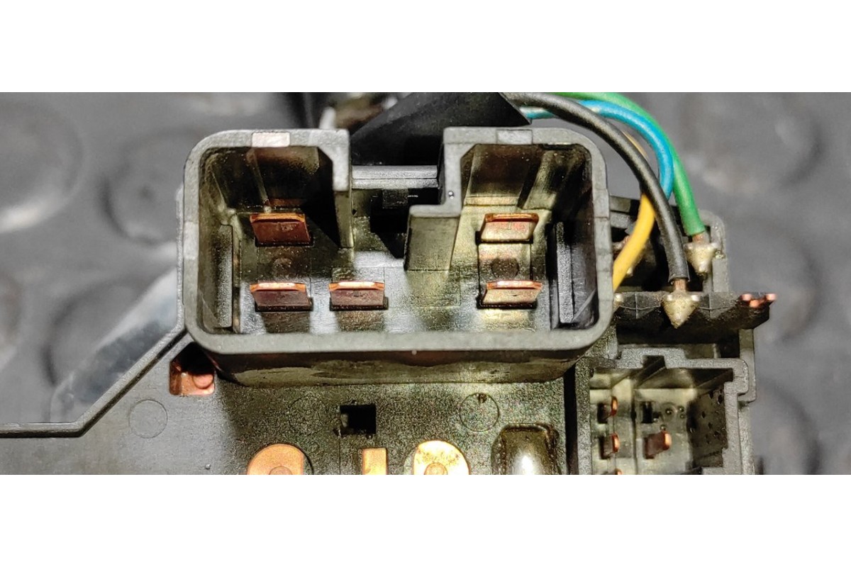 Recambio de mando intermitentes para mitsubishi l 200 (k6/7) 2500 td magnum sport (4-ptas.) referencia OEM IAM   