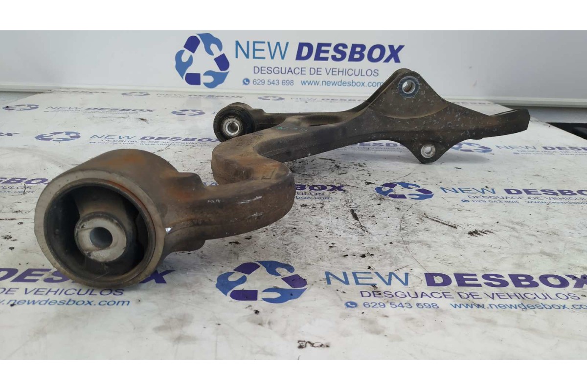 Recambio de brazo izquierdo inferior delantero para jaguar s-type 3.0 v6 classic referencia OEM IAM   