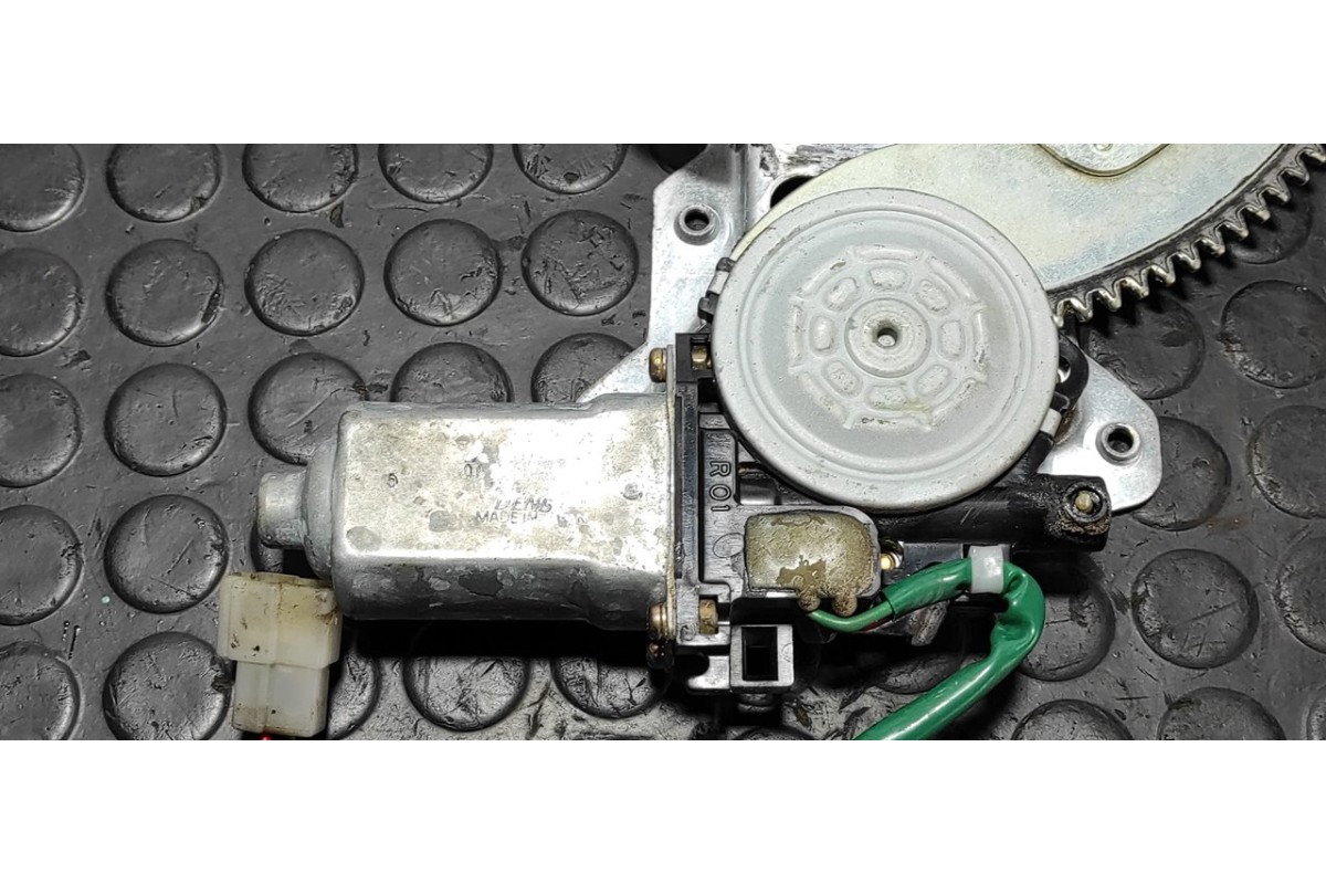 Recambio de elevalunas delantero derecho para mitsubishi l 200 (k6/7) 2500 td magnum sport (4-ptas.) referencia OEM IAM MR144596