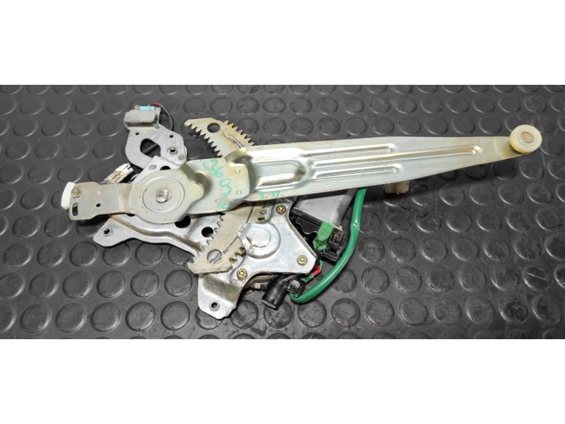 Recambio de elevalunas trasero derecho para mitsubishi l 200 (k6/7) 2500 td magnum sport (4-ptas.) referencia OEM IAM MR144538  