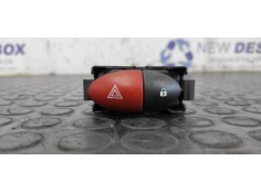 Recambio de warning para renault twingo societe referencia OEM IAM 8200214896A  