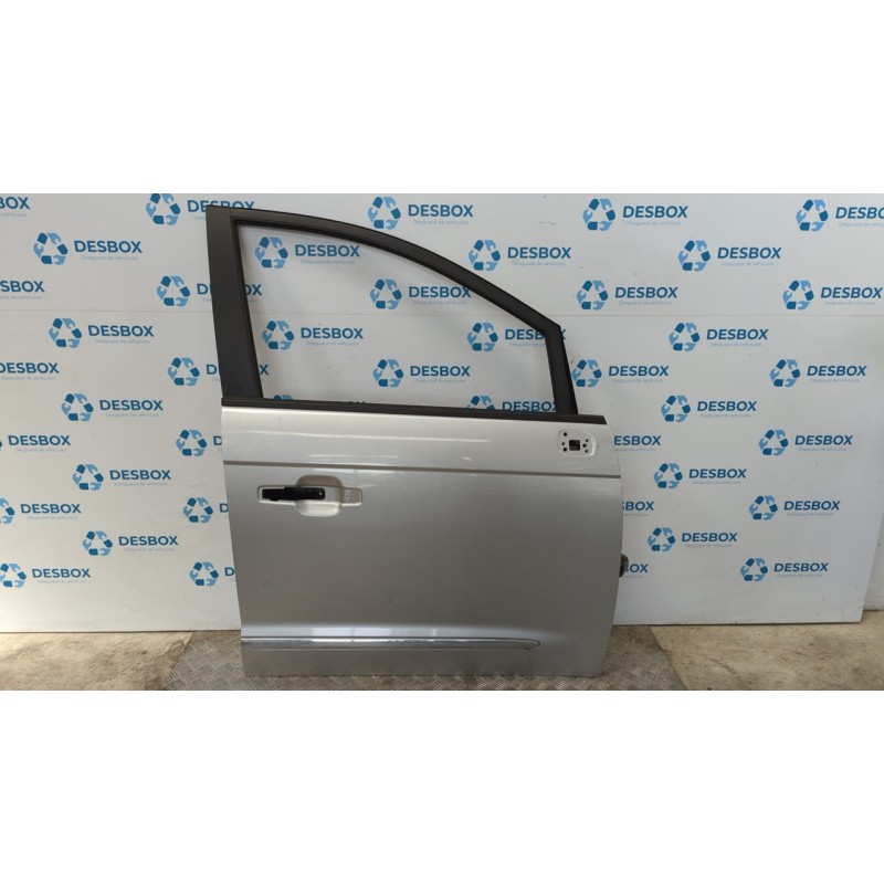 Recambio de puerta delantera derecha para ssangyong rodius xdi deluxe 4wd referencia OEM IAM   