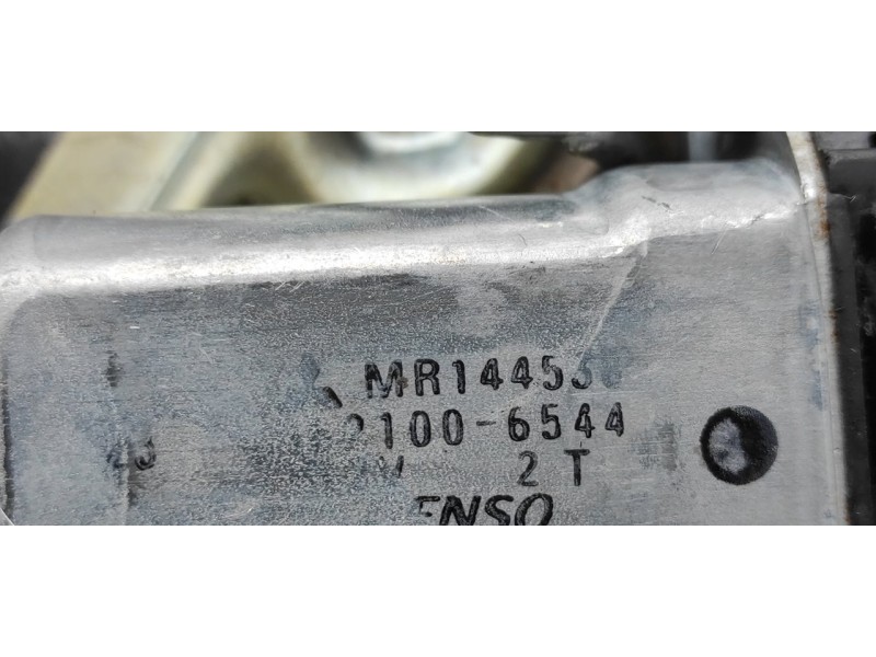Recambio de elevalunas trasero derecho para mitsubishi l 200 (k6/7) 2500 td magnum sport (4-ptas.) referencia OEM IAM MR144538  