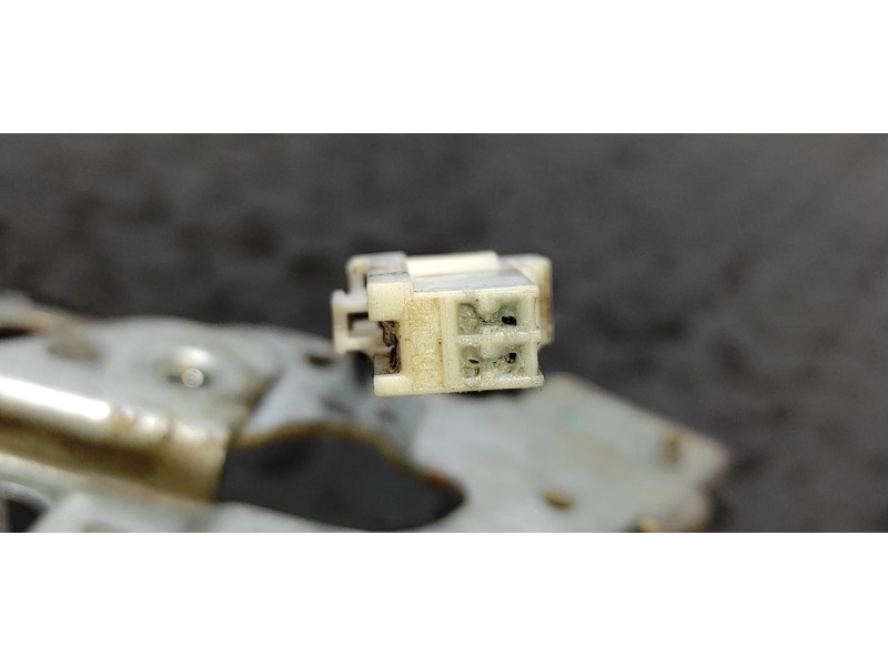 Recambio de elevalunas trasero derecho para mitsubishi l 200 (k6/7) 2500 td magnum sport (4-ptas.) referencia OEM IAM MR144538  