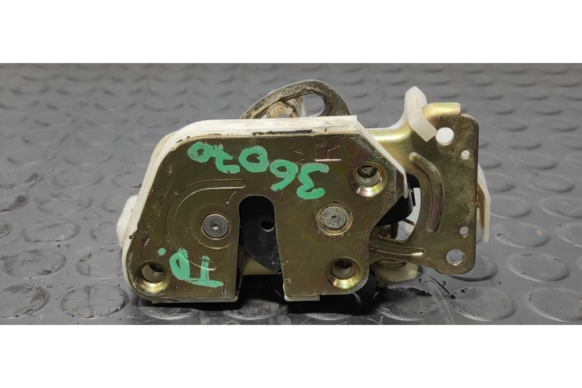 Recambio de cerradura puerta trasera derecha para mitsubishi l 200 (k6/7) 2500 td magnum sport (4-ptas.) referencia OEM IAM 9840