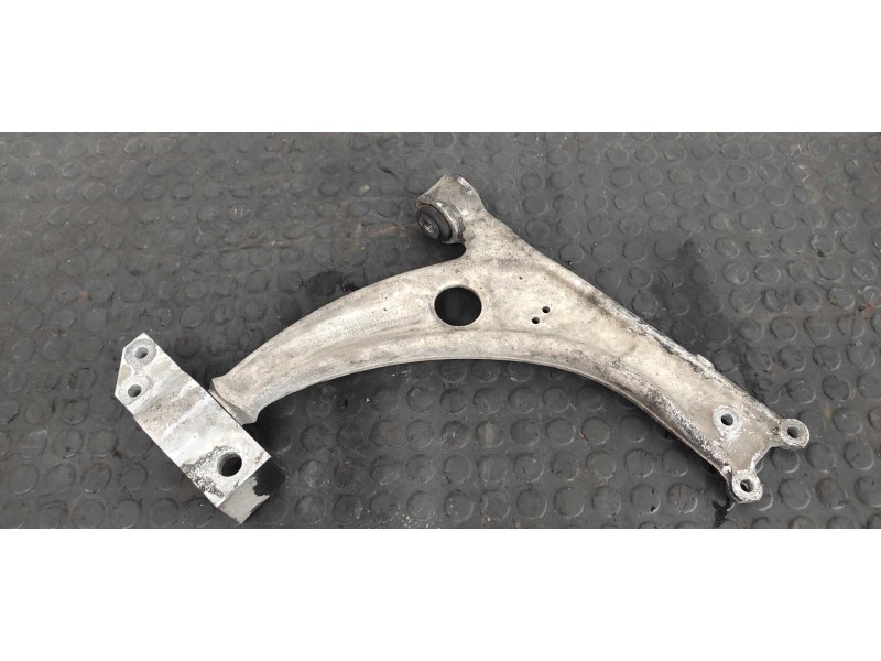 Recambio de brazo derecho inferior delantero para volkswagen passat berlina (3c2) 1.9 tdi referencia OEM IAM 3C0407153B  