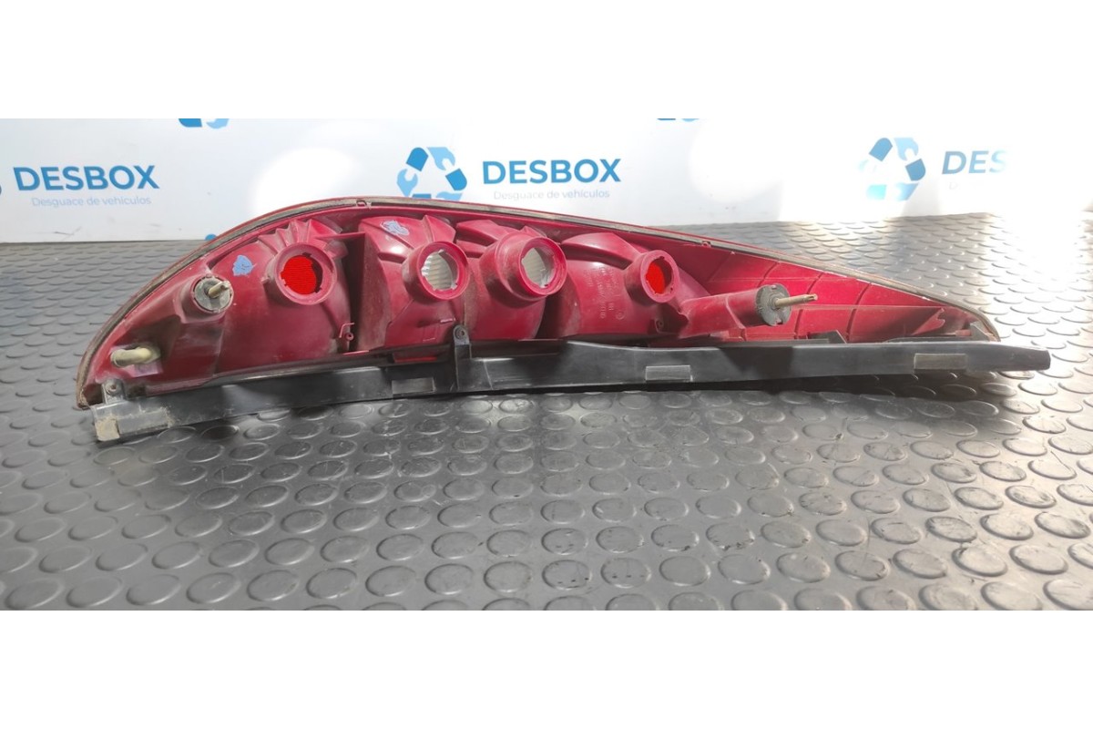 Recambio de piloto trasero derecho para ford mondeo berlina (ge) 2.0 tdci cat referencia OEM IAM 1S7113404C  