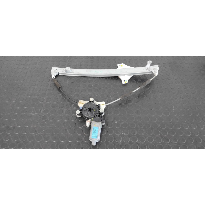 Recambio de elevalunas delantero derecho para hyundai i20 active classic blue referencia OEM IAM 82402C7010  