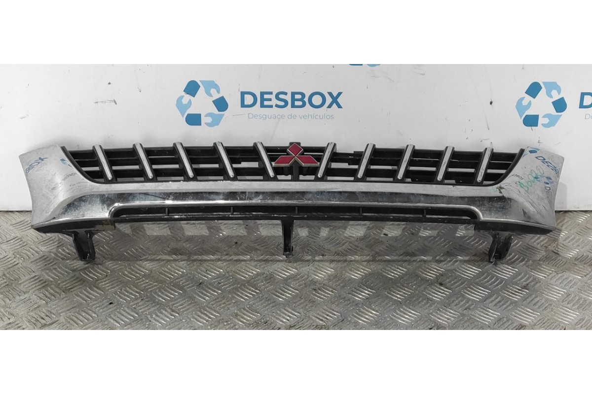 Recambio de rejilla delantera para mitsubishi l 200 (k6/7) 2500 td magnum sport (4-ptas.) referencia OEM IAM MR339880  