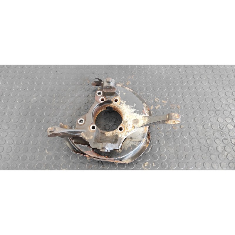 Recambio de mangueta delantera izquierda para land rover discovery (lt) 2.5 turbodiesel referencia OEM IAM HRC2877LEESG5  