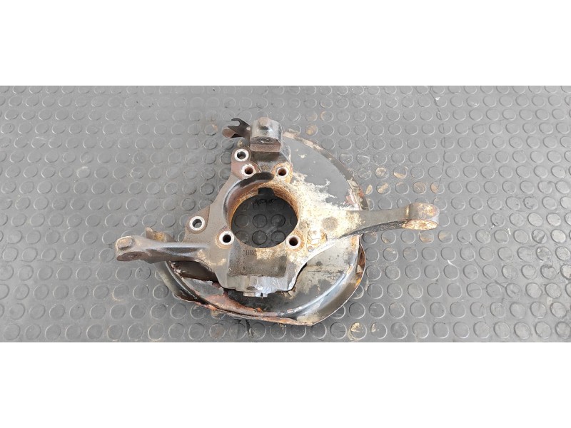 Recambio de mangueta delantera izquierda para land rover discovery (lt) 2.5 turbodiesel referencia OEM IAM HRC2877LEESG5  
