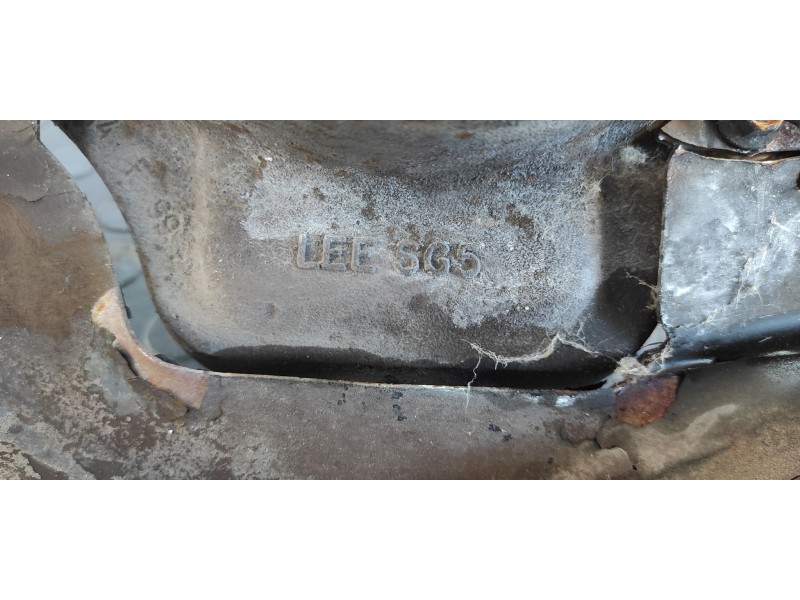 Recambio de mangueta delantera izquierda para land rover discovery (lt) 2.5 turbodiesel referencia OEM IAM HRC2877LEESG5  