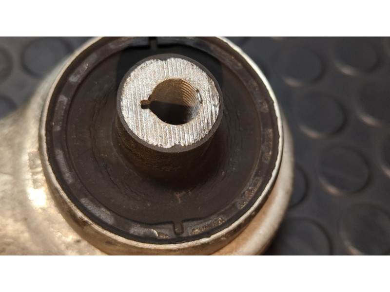 Recambio de brazo izquierdo inferior delantero para bmw serie 3 lim. (f30) 318d advantage referencia OEM IAM 11817315  