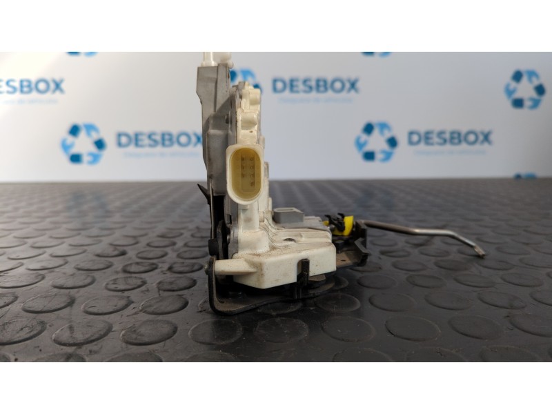 Recambio de cerradura puerta trasera izquierda para audi a3 sportback (8p) 1.6 tdi ambition referencia OEM IAM 4F0839015  