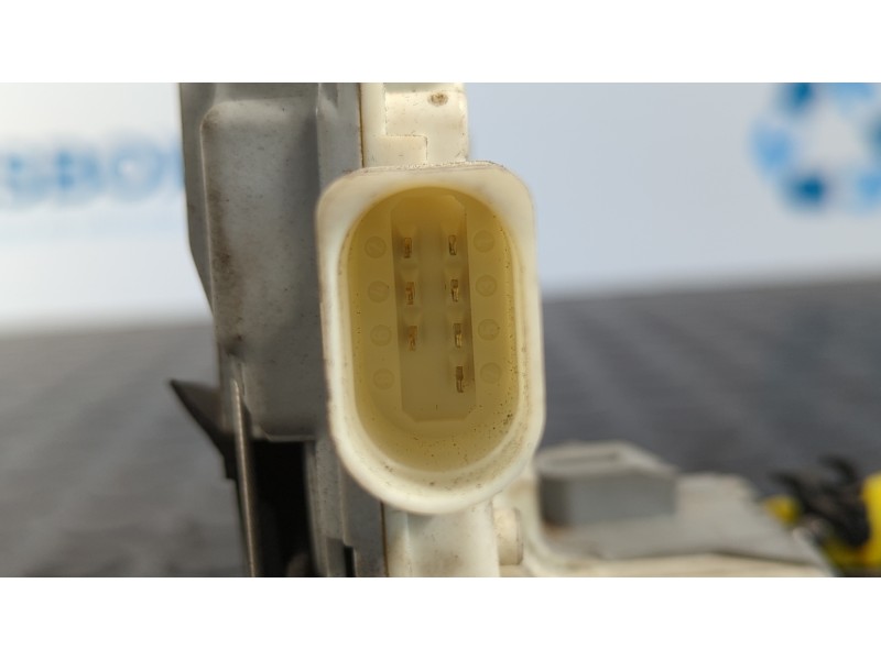 Recambio de cerradura puerta trasera izquierda para audi a3 sportback (8p) 1.6 tdi ambition referencia OEM IAM 4F0839015  