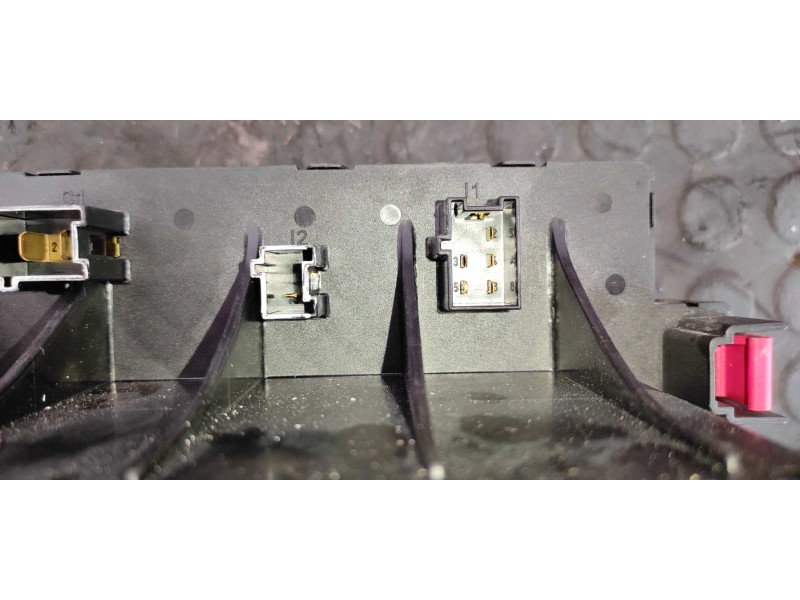 Recambio de caja reles / fusibles para mercedes-benz clase cl (w215) coupe 500 (215.375) referencia OEM IAM A0285459832  