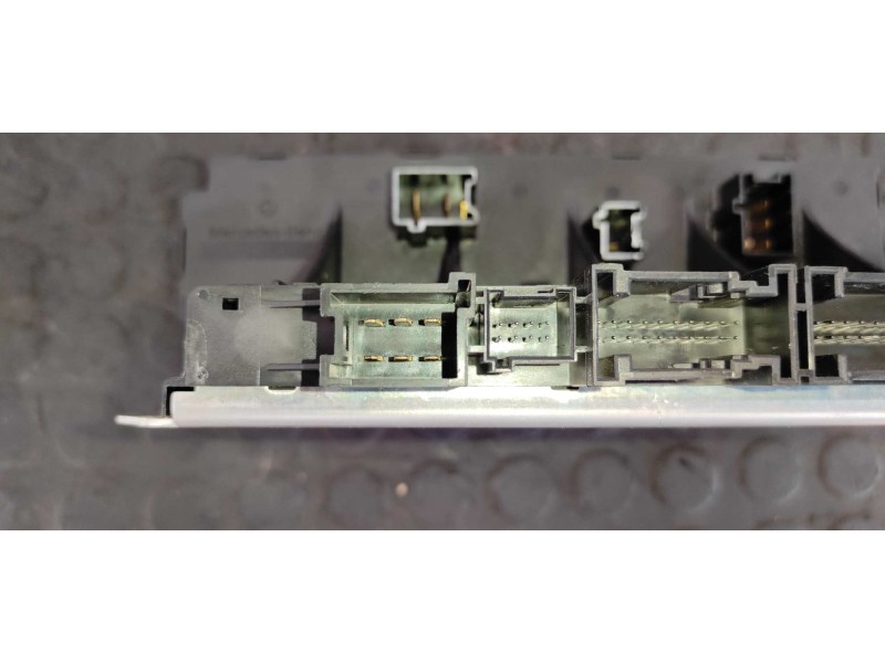 Recambio de caja reles / fusibles para mercedes-benz clase cl (w215) coupe 500 (215.375) referencia OEM IAM A0285459832  