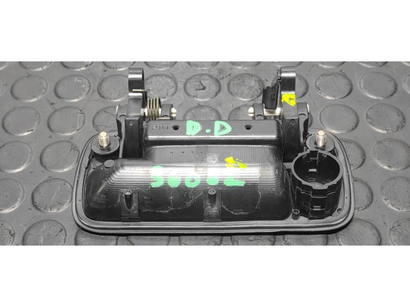 Recambio de maneta delantera derecha para suzuki vitara se/sv (et) 1.9 tdi largo superlujo referencia OEM IAM   