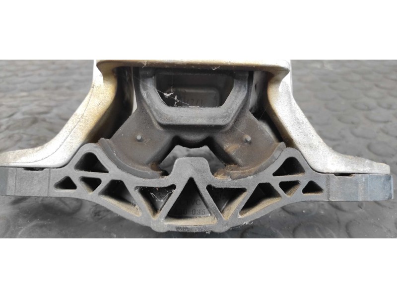 Recambio de soporte motor izquierdo para renault scenic ii adventure by coronel tapiocca referencia OEM IAM 13248551  