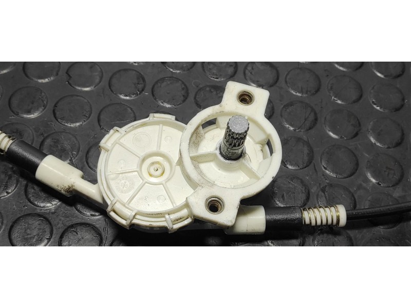 Recambio de elevalunas delantero izquierdo para mercedes-benz vito (w638) caja cerrada 110 d  (638.074) referencia OEM IAM   
