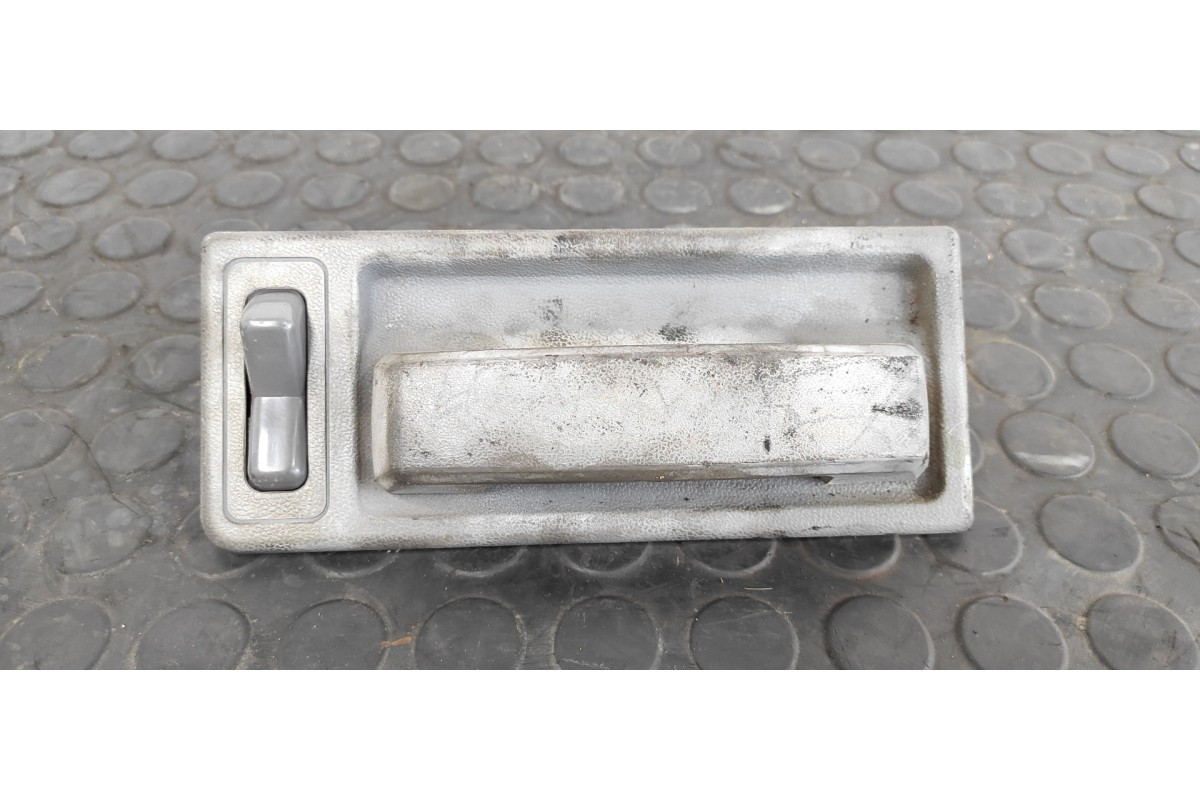 Recambio de maneta interior delantera derecha para nissan serena (c23m) 2.3 lx diesel referencia OEM IAM 806709C001  