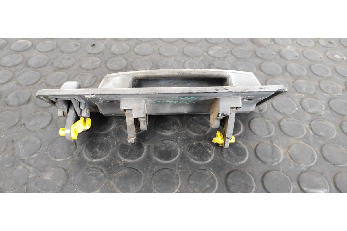 Recambio de maneta interior delantera derecha para nissan serena (c23m) 2.3 lx diesel referencia OEM IAM 806709C001  