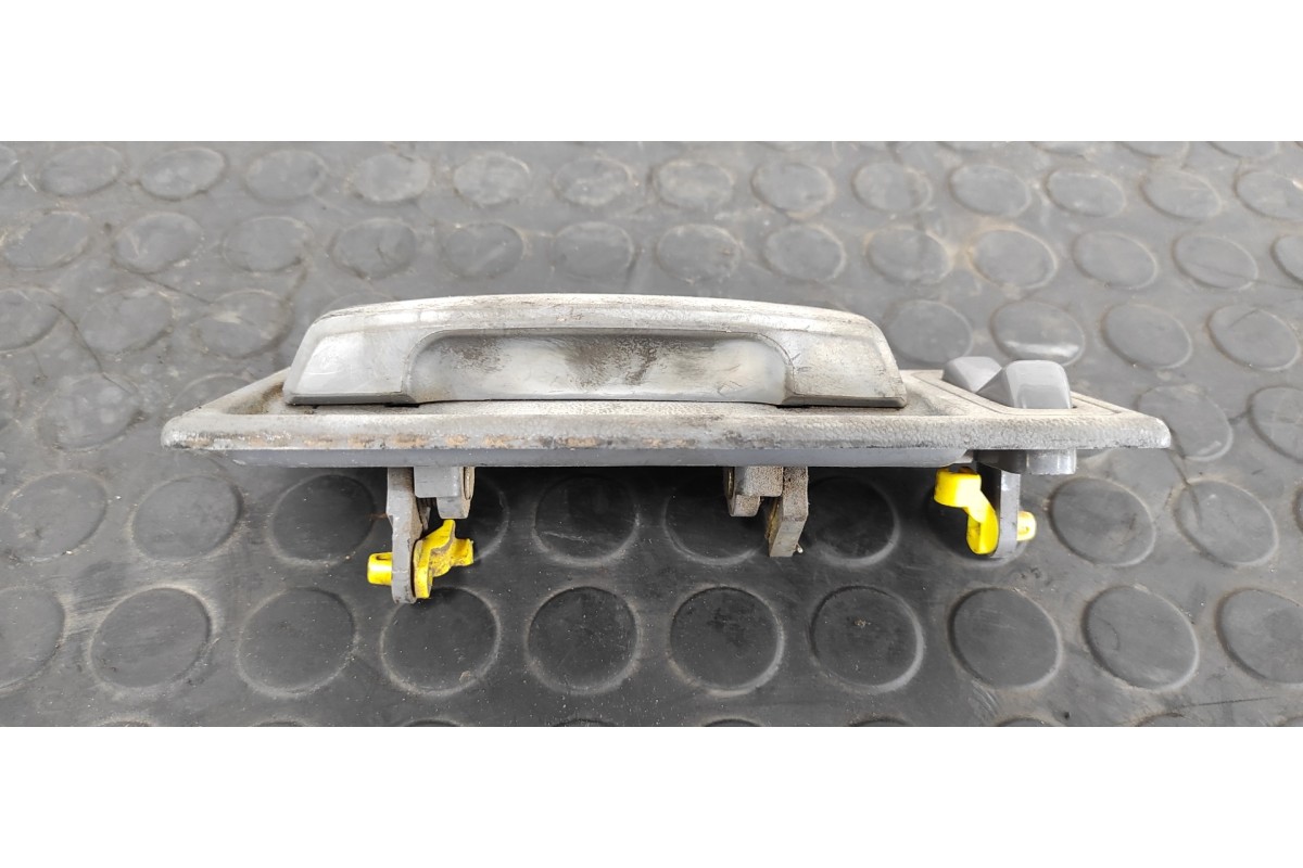 Recambio de maneta interior delantera derecha para nissan serena (c23m) 2.3 lx diesel referencia OEM IAM 806709C001  