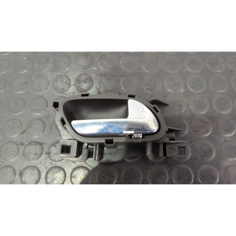 Recambio de maneta interior delantera derecha para peugeot 308 confort referencia OEM IAM 9660525380  