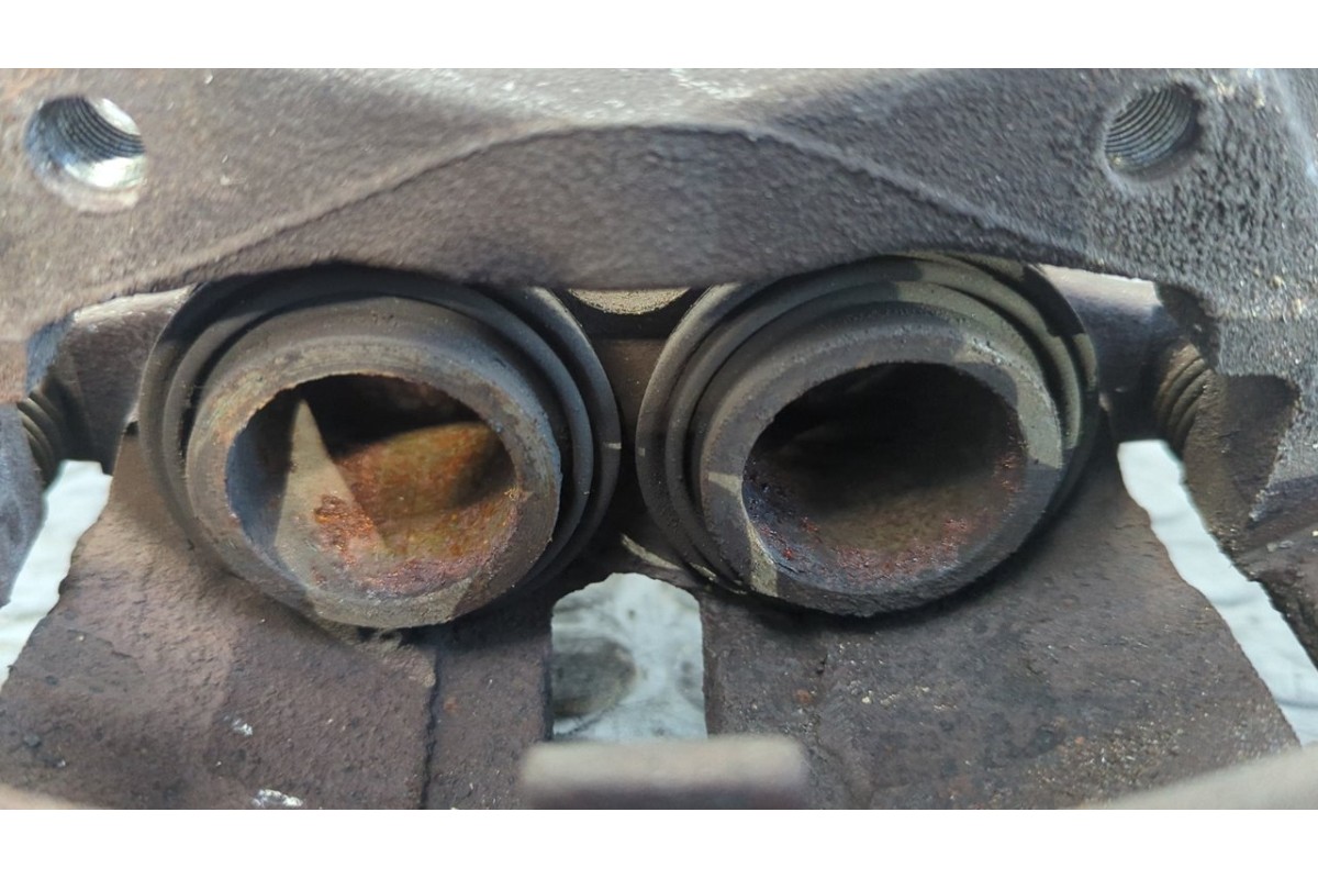 Recambio de pinza de freno delantera izquierda para nissan serena (c23m) 2.3 lx diesel referencia OEM IAM LUCAS0166  