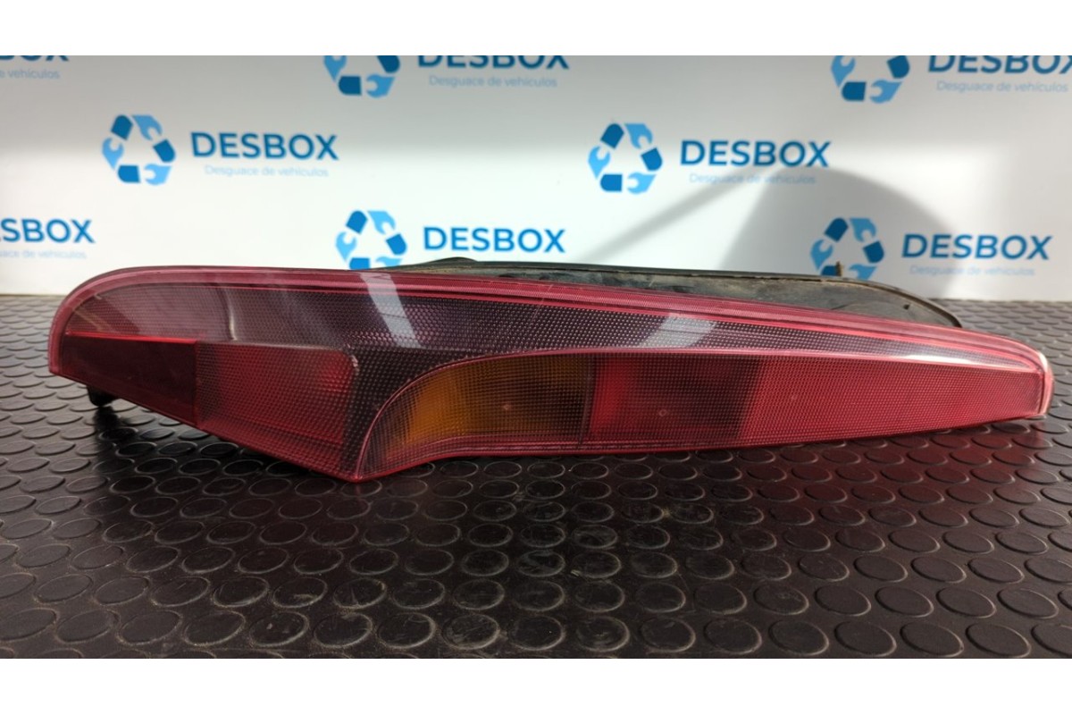 Recambio de piloto trasero izquierdo para fiat punto berlina (188) 1.3 16v multijet feel referencia OEM IAM 517643730  