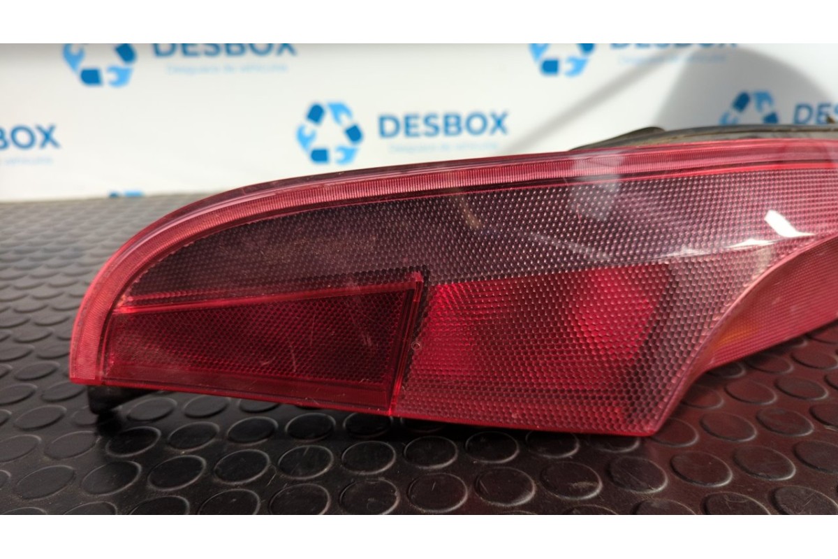 Recambio de piloto trasero izquierdo para fiat punto berlina (188) 1.3 16v multijet feel referencia OEM IAM 517643730  