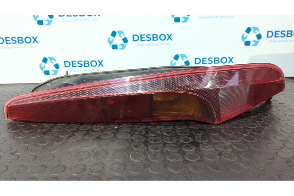 Recambio de piloto trasero derecho para fiat punto berlina (188) 1.3 16v multijet feel referencia OEM IAM 51764372  