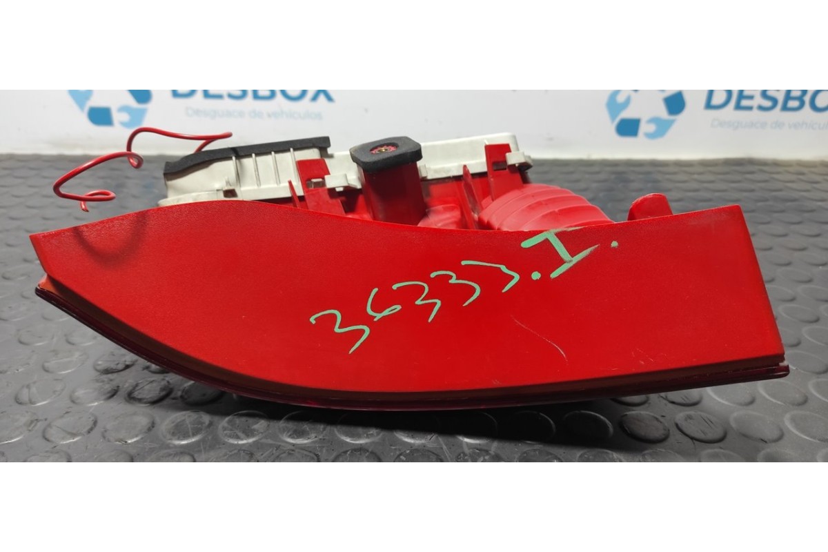 Recambio de piloto trasero izquierdo para renault clio ii fase ii (b/cb0) authentique referencia OEM IAM 82000714130  