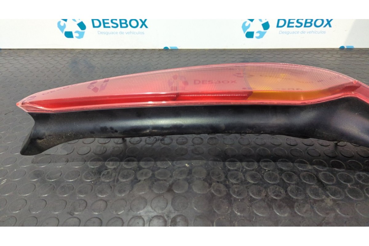 Recambio de piloto trasero derecho para fiat punto berlina (188) 1.3 16v multijet feel referencia OEM IAM 51764372  