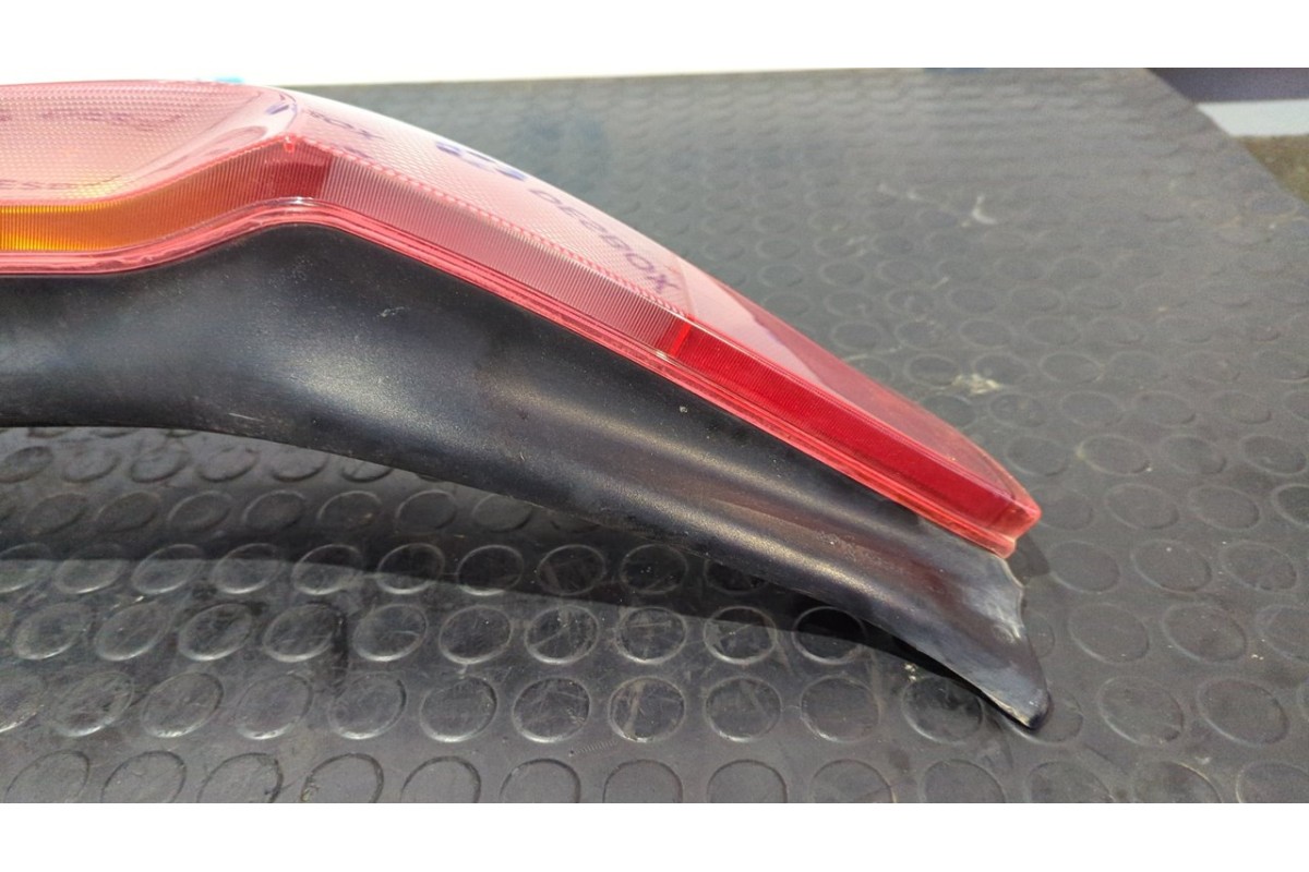 Recambio de piloto trasero derecho para fiat punto berlina (188) 1.3 16v multijet feel referencia OEM IAM 51764372  