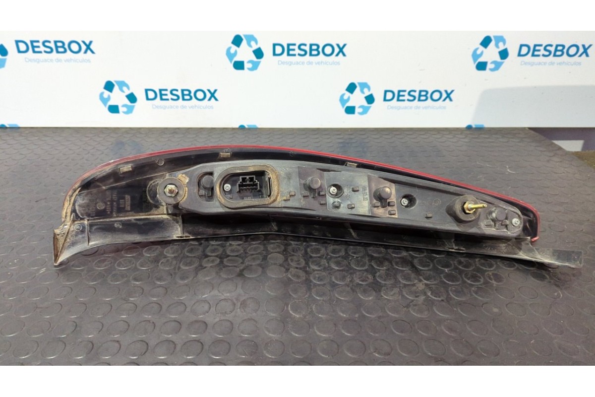 Recambio de piloto trasero derecho para fiat punto berlina (188) 1.3 16v multijet feel referencia OEM IAM 51764372  