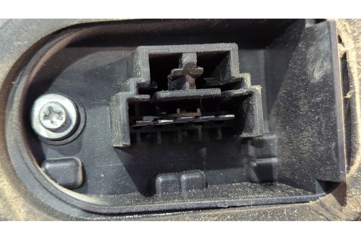 Recambio de piloto trasero derecho para fiat punto berlina (188) 1.3 16v multijet feel referencia OEM IAM 51764372  