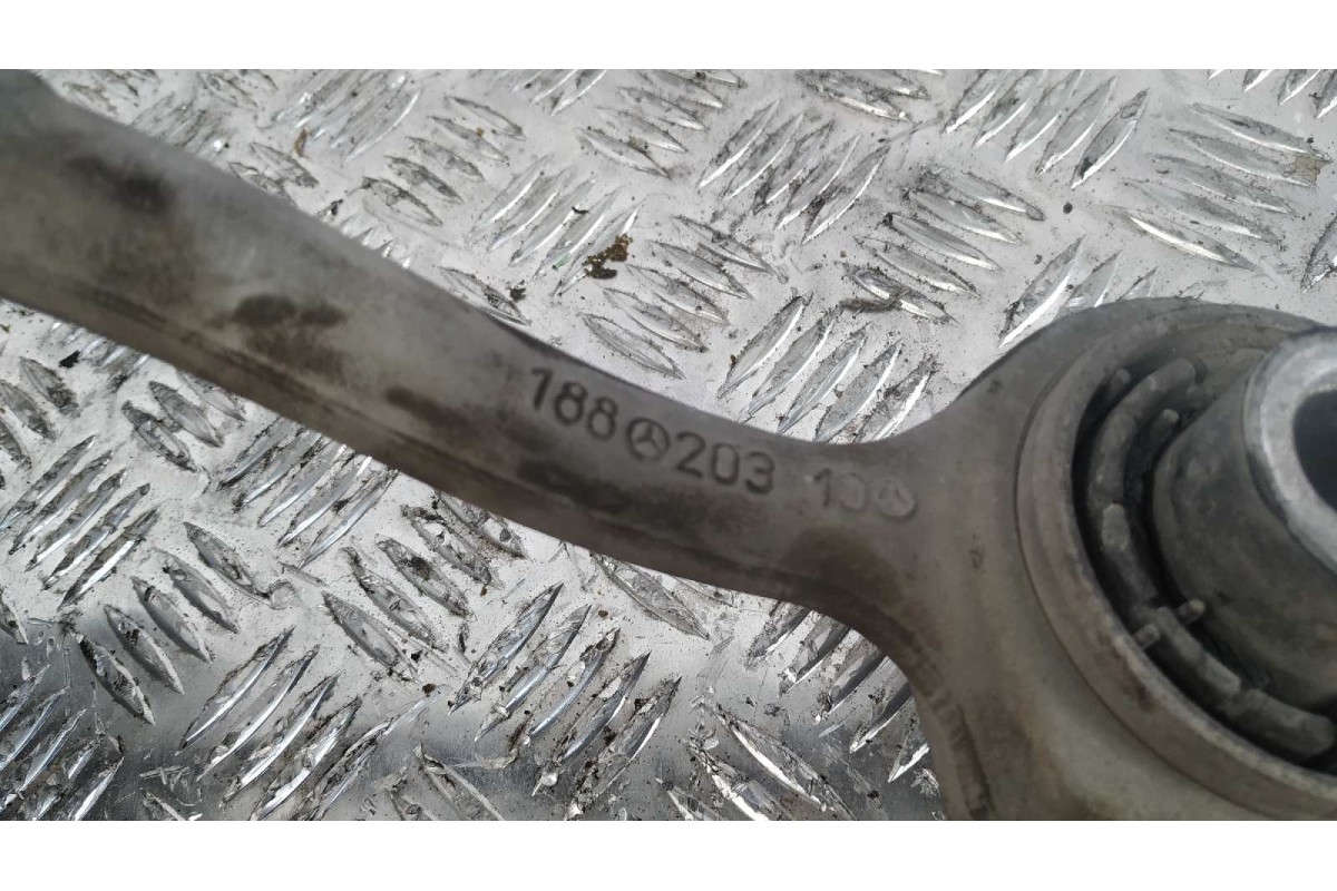 Recambio de mangueta delantera izquierda para mercedes-benz clase clc (cl203) clc 220 cdi (la) (203.708) referencia OEM IAM 2040