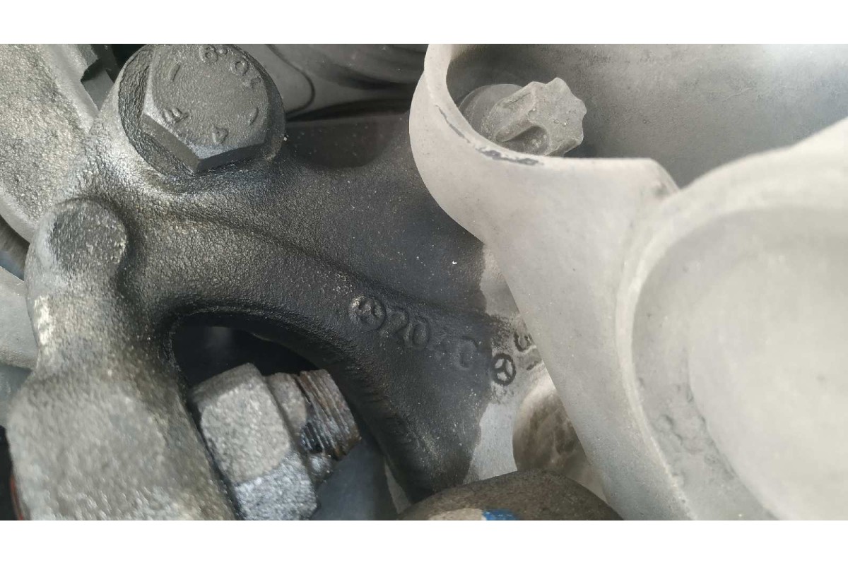 Recambio de mangueta delantera izquierda para mercedes-benz clase clc (cl203) clc 220 cdi (la) (203.708) referencia OEM IAM 2040
