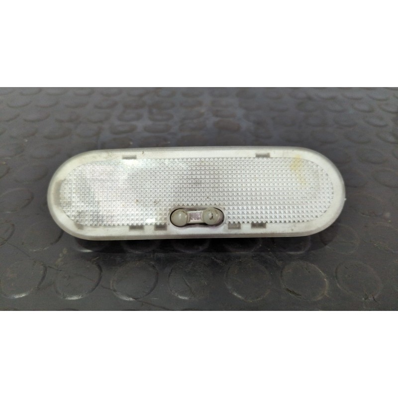 Recambio de luz interior para renault kangoo furgón professional referencia OEM IAM 8200439421  