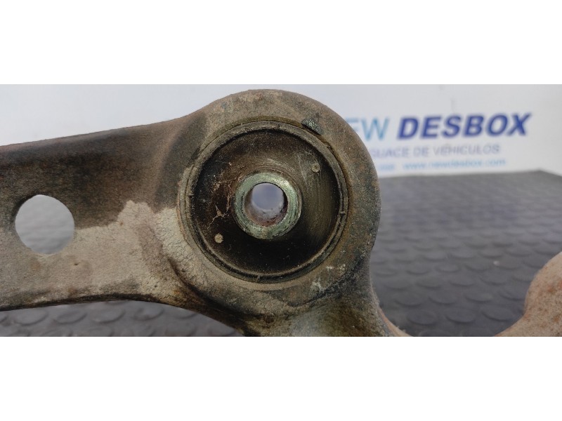 Recambio de brazo izquierdo inferior trasero para land rover discovery (lt) 2.5 turbodiesel referencia OEM IAM RBJ102460  