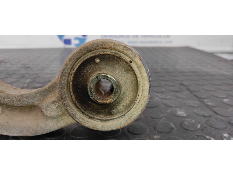 Recambio de brazo izquierdo inferior trasero para land rover discovery (lt) 2.5 turbodiesel referencia OEM IAM RBJ102460  