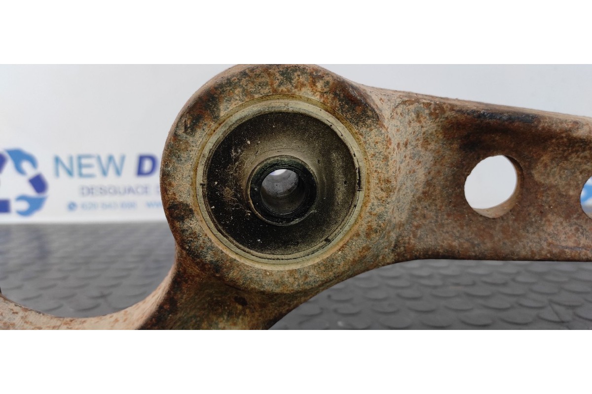 Recambio de brazo derecho inferior trasero para land rover discovery (lt) 2.5 turbodiesel referencia OEM IAM RBJ102460  