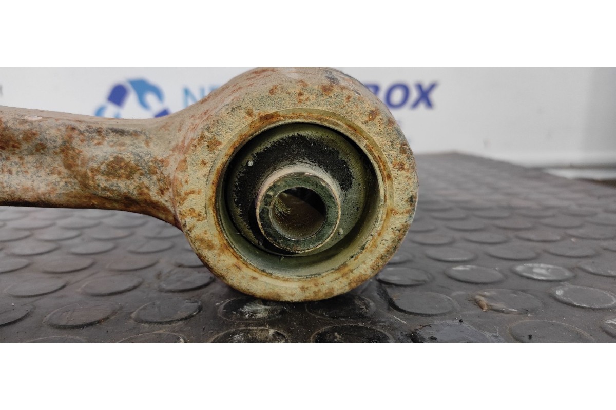 Recambio de brazo derecho inferior trasero para land rover discovery (lt) 2.5 turbodiesel referencia OEM IAM RBJ102460  