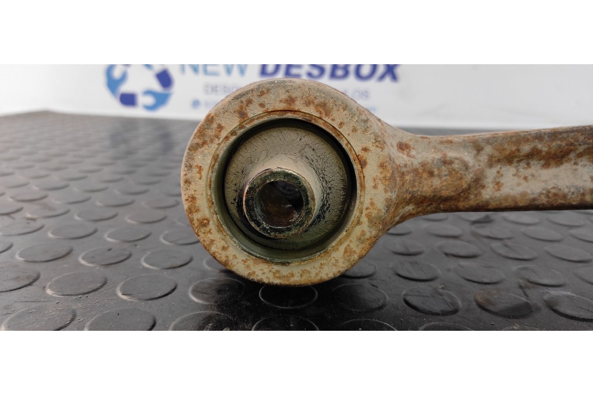 Recambio de brazo derecho inferior trasero para land rover discovery (lt) 2.5 turbodiesel referencia OEM IAM RBJ102460  