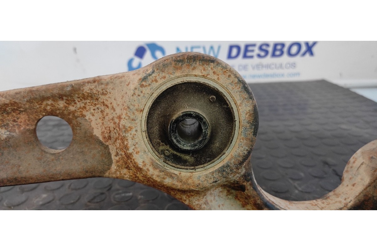 Recambio de brazo derecho inferior trasero para land rover discovery (lt) 2.5 turbodiesel referencia OEM IAM RBJ102460  
